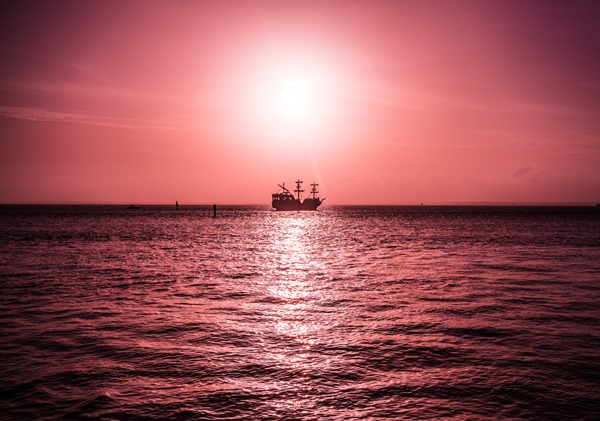160622y-Pirates-at-Sunset