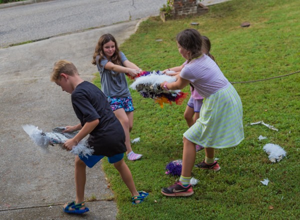 Pinata at Small Group Pinata at Simpsons Small Group _MG_1259s